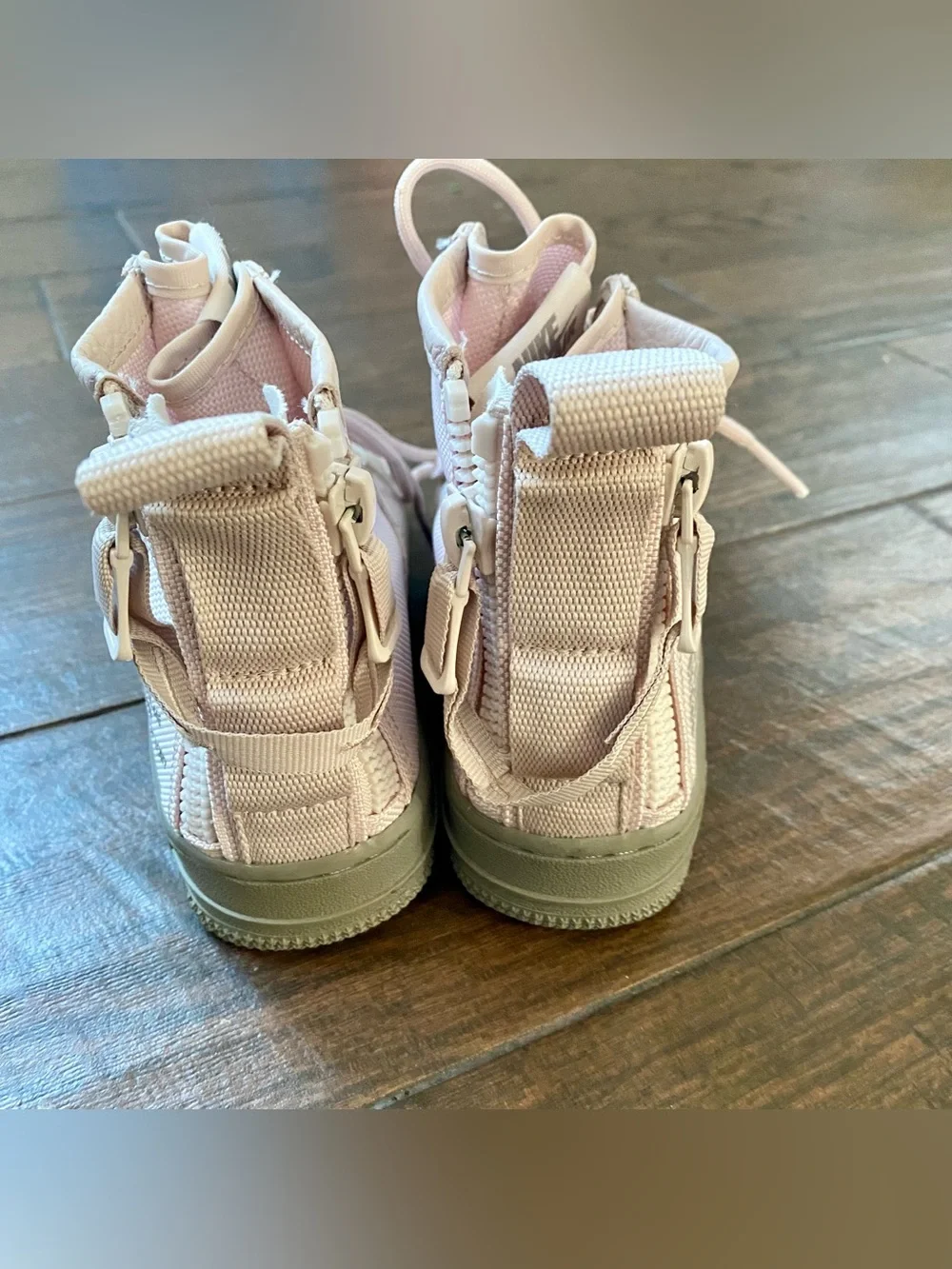 Women’s Nike SF Air Force 1 Mid sneakers - Light Pink